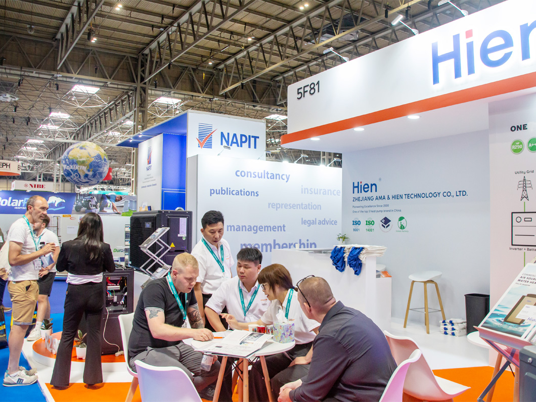 Hien at Installer Show2